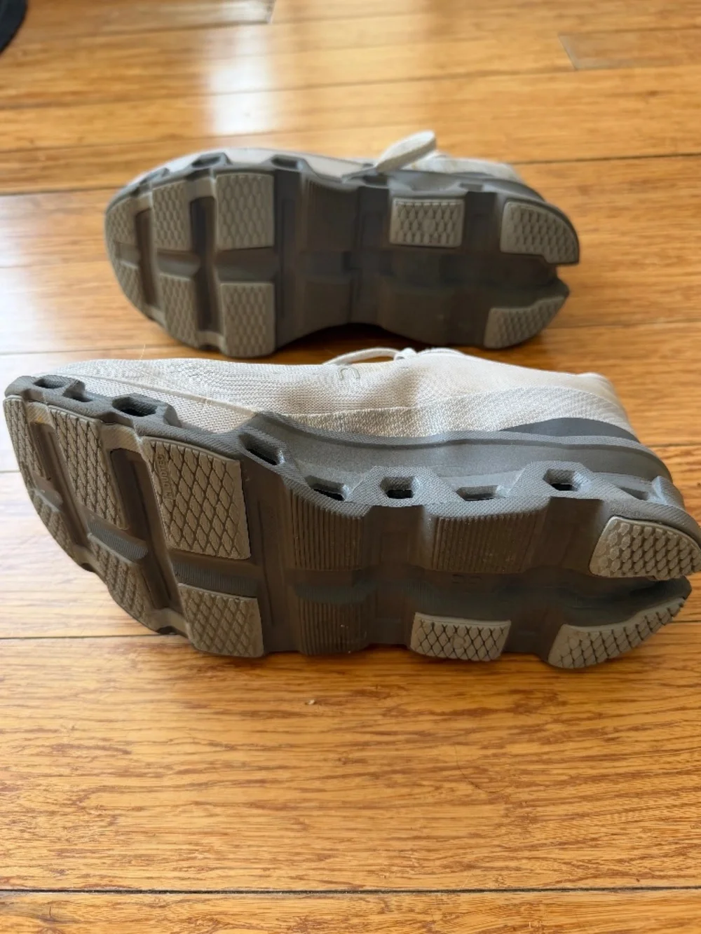On Running Cloudmonster Running Sneakers